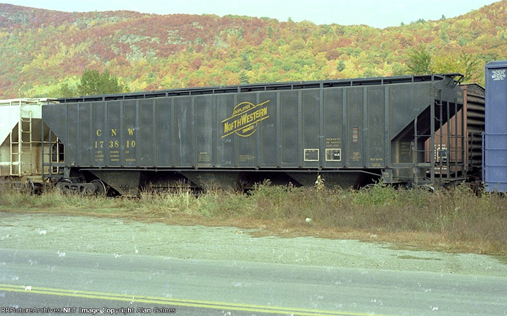 C&amp;NW Covered Hopper 173810